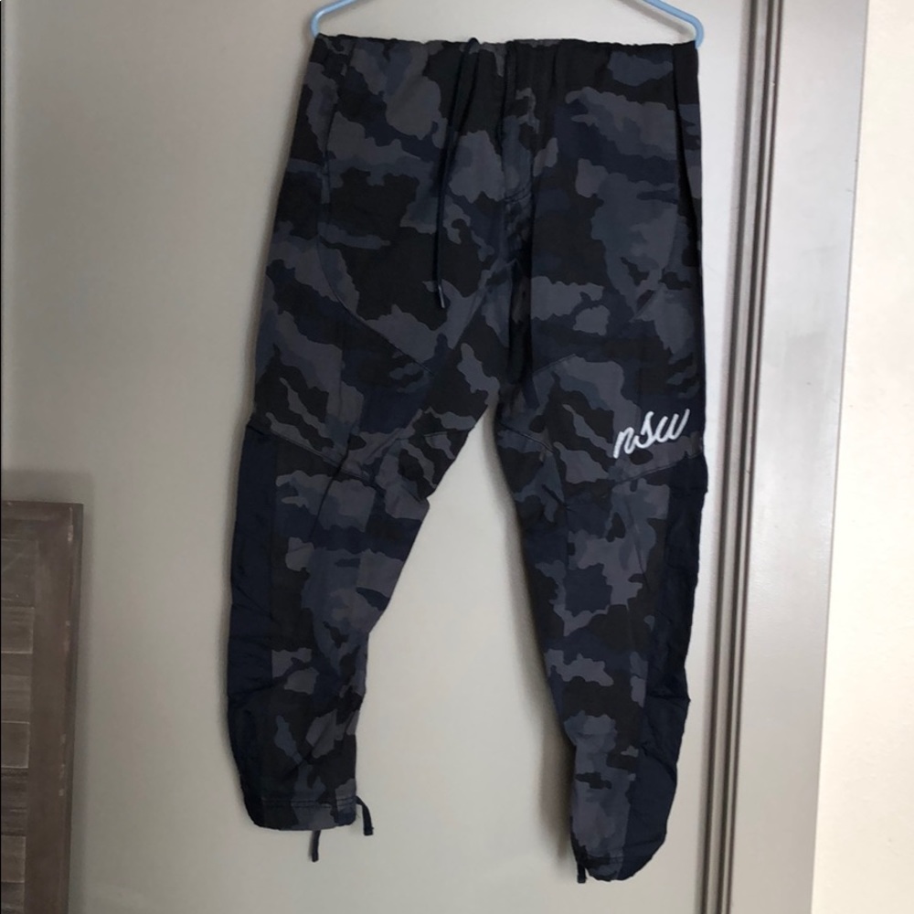 Men’s small camo joggers nike